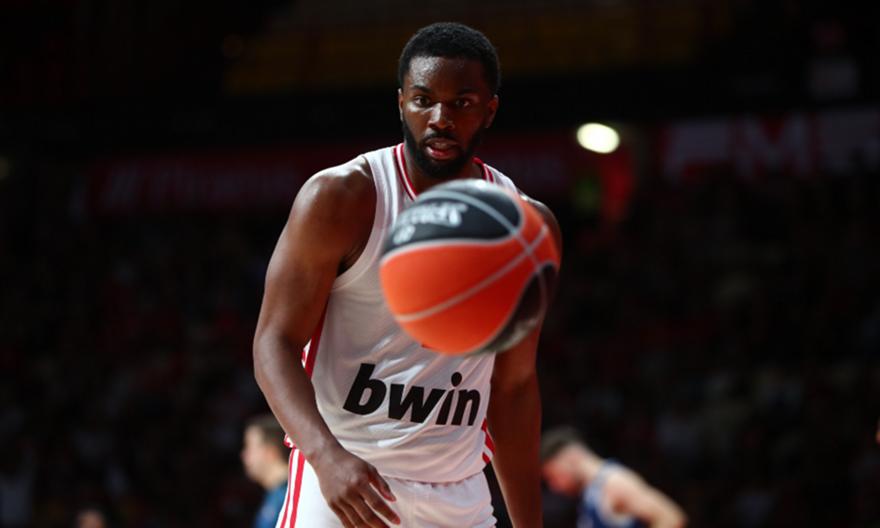 Τα κατορθώματα του Κίναν Έβανς στο εντυπωσιακό ντεμπούτο του με τον Ολυμπιακό