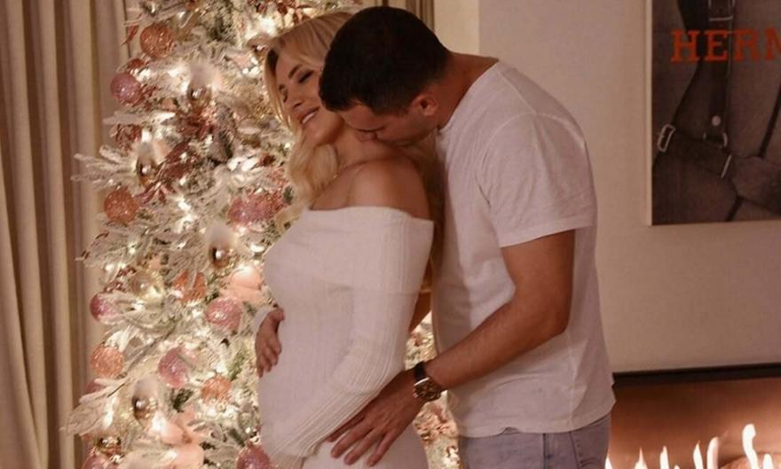 Κατερίνα Καινούργιου: Ανακοίνωσε την εγκυμοσύνη της με τον πιο ξεχωριστό και χριστουγεννιάτικο τρόπο