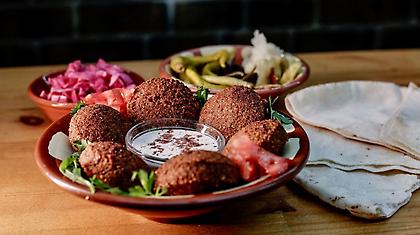 Kammoun: Γιατί αξίζει να ανακαλύψεις το εκτός πιάτσας λιβανέζικο της Γλυφάδας