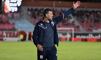 «Έλυσε το συμβόλαιό του με τον Πανσερραϊκό και αναλαμβάνει την Τοντέλα ο Μπάτσι»