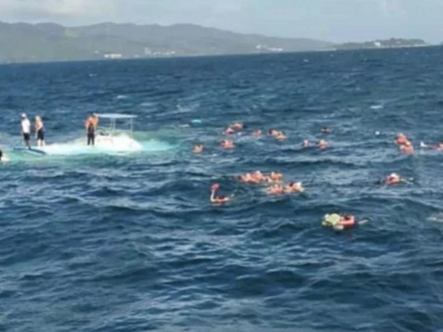 Καραϊβική: Δεκάδες επιβάτες βρέθηκαν στη θάλασσα όταν βυθίστηκε το καταραμάν τους!