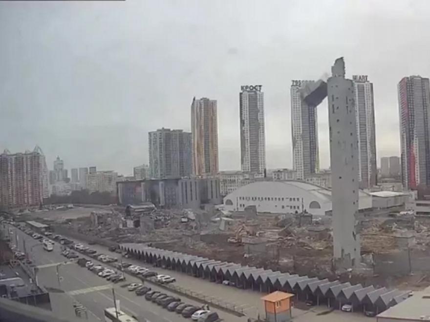 Ρωσία: Αποκολλήθηκε τεράστιο κομμάτι κτίσματος, τουλάχιστον δύο τραυματίες