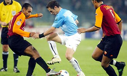 Στο Μουσείο Ιστορίας της ΑΕΚ η γαλάζια φανέλα του Ντέμη από την αήττητη πορεία στο Champions League