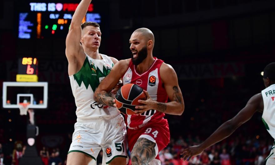 Οι «ερυθρόλευκοι» κόντρα στους Λιθουανούς στο ΣΕΦ: Ολυμπιακός-Ζάλγκιρις (4η περίοδος)