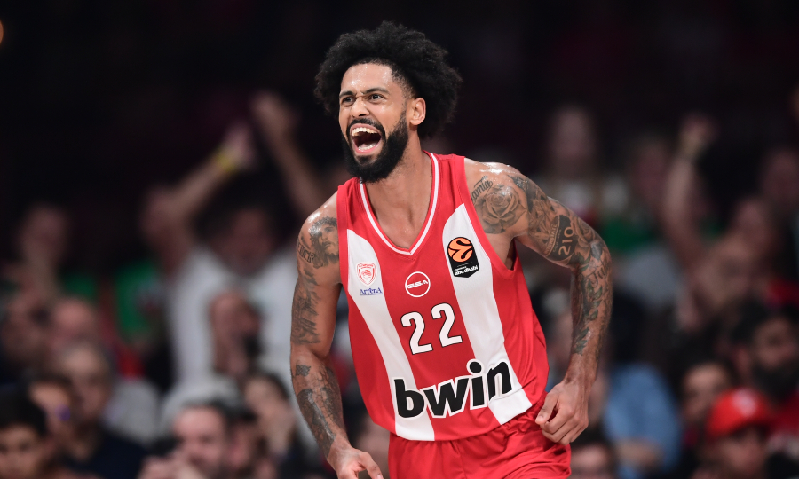 Ολυμπιακός: Η παγωμάρα για το διεστραμμένο σενάριο νίκησε τα χαμόγελα της επιβλητικής εμφά