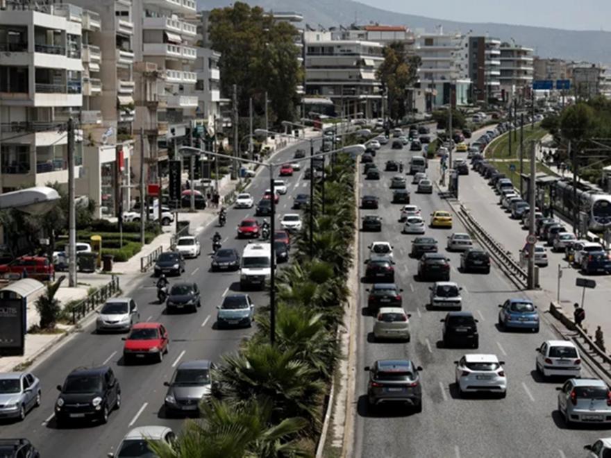Μποτιλιάρισμα στην παραλιακή μετά από καραμπόλα 3 οχημάτων - Καθυστερήσεις σε Κηφισό και Αττική Οδό