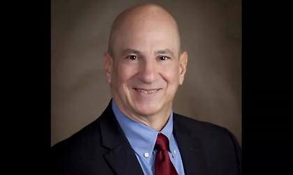 Πίτερ Σκανδαλάκης: Ο Ελληνοαμερικανός εισαγγελέας της Τζόρτζια που τολμά να αντιμετωπίσει τον Τραμπ