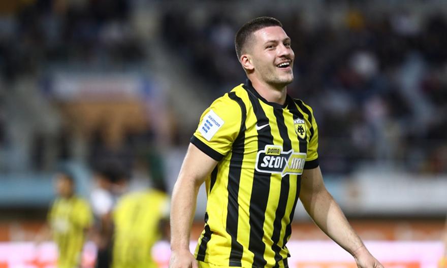 Τσακίρης: «Θα δούμε πολύ το δίδυμο Γιόβιτς και Ζίνι - Τι γίνεται με τα εισιτήρια για τη Φιορεντίνα»