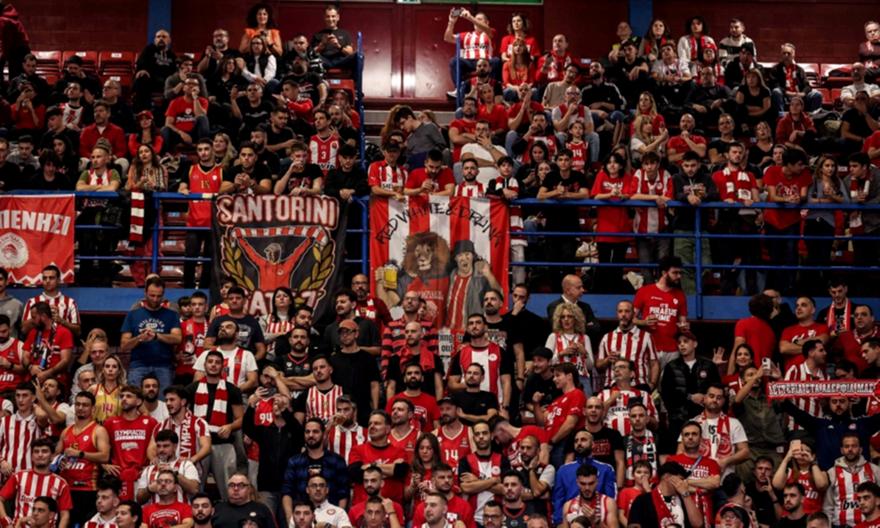 «Ερυθρόλευκο» χρώμα στο Unipol Forum του Μιλάνο από τους 1.000 οπαδούς του Ολυμπιακού!