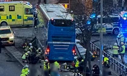Στοκχόλμη: Λεωφορείο έπεσε πάνω σε πεζούς - Αναφορές για νεκρούς και τραυματίες
