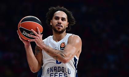 Μεγάλο πρόβλημα στην Εφές: Εκτός για δύο μήνες ο Λάρκιν!