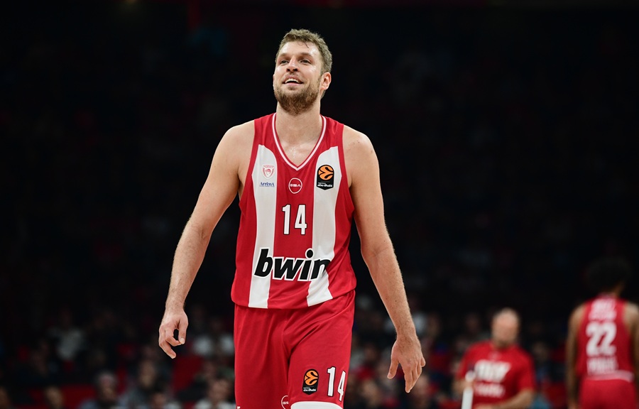 Ολυμπιακός: Γιατί ο Βεζένκοφ δεν είναι ασταμάτητος όπως πέρσι