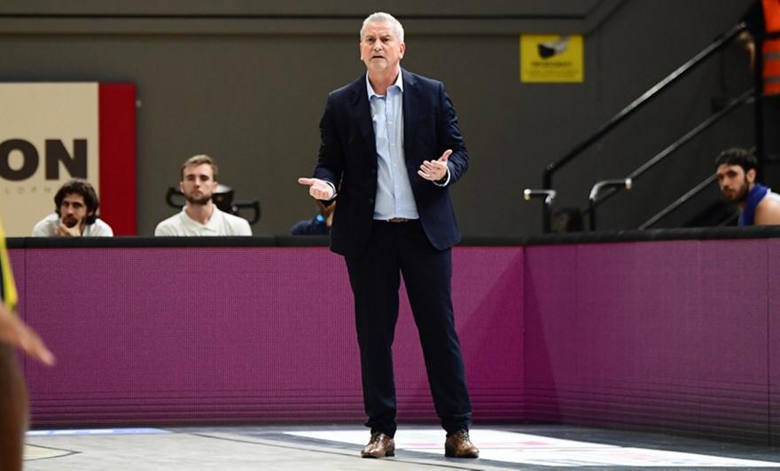 Λάβρος ο Ζούρος για τον Πανιώνιο: «Παίζουμε κάτι που δεν μοιάζει με μπάσκετ» - Τι είπε για τη διαιτησία