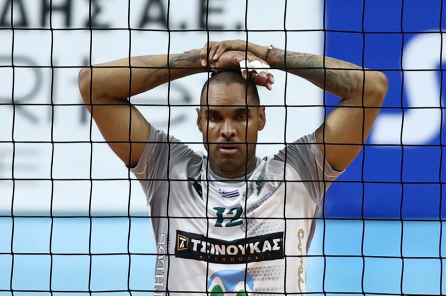 Ανησυχία για Αγκάμεζ στον Μίλωνα