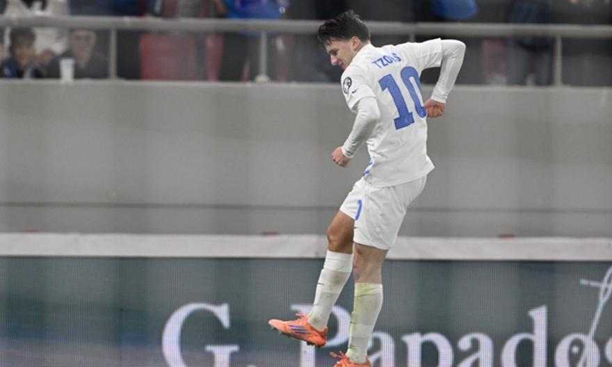 Μακρινή σουτάρα του Τζόλη, «τρύπησε» τον Γκόρντον για το τρίτο γκολ της Εθνικής!