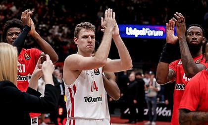 Ξέσπασε ο Βεζένκοφ: «Οι κατάρες και όλα αυτά που δεχόμαστε είναι πολλά - Τη μία είσαι Θεός, την άλλη δεν κάνουν όλοι»