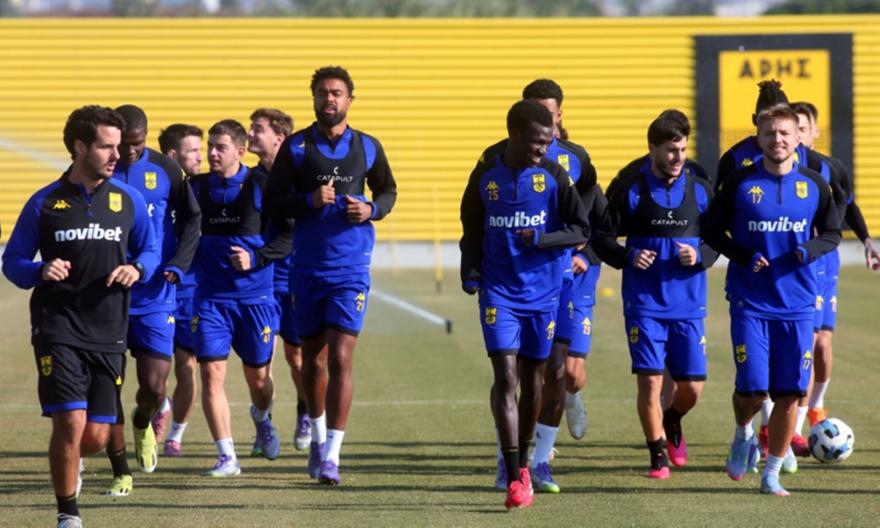 Μέρος της προπόνησης στον Άρη ο Μεντίλ