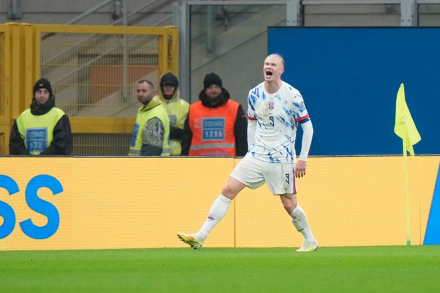 Έρλινγκ Χάαλαντ: Μετατρέπει το ποδόσφαιρο σε… μπάσκετ κουβαλώντας ένα ολόκληρο έθνος!