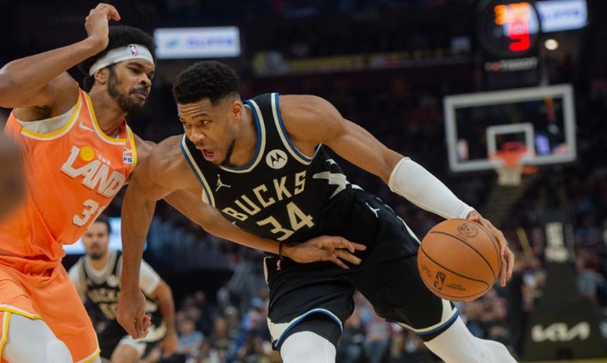 Γιάννης Αντετοκούνμπο: Ο τραυματισμός του θέτει σε κίνδυνο τα… βραβεία