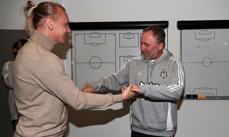 Στην Τουρκία ο Βίντα – Επισκέφτηκε τις εγκαταστάσεις της Μπεσίκτας