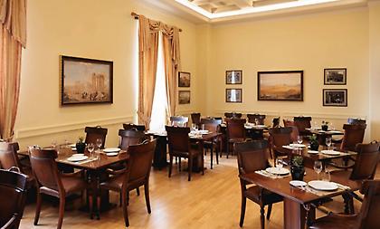 Ίαμβος: Για ελληνική κουζίνα στο εστιατόριο ενός ιστορικού νεοκλασικού της Αθήνας