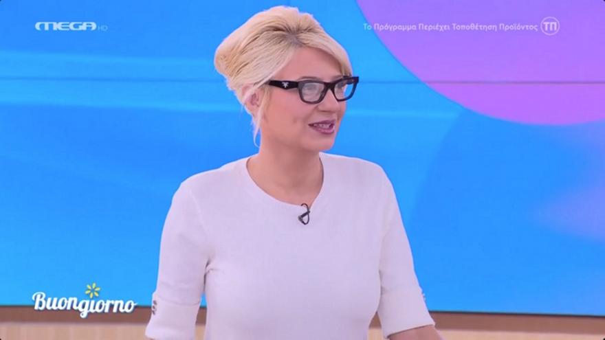 Φαίη Σκορδά: Με γυαλιά γύρισε στην εκπομπή της - «Τιμώρησέ μας» η επική ατάκα Ζαρίφη