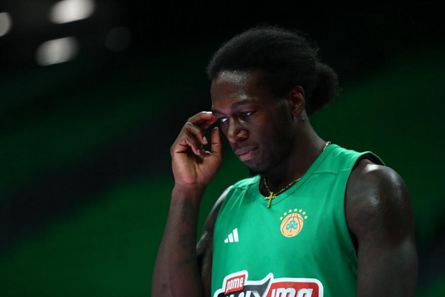 Νέο λουκ ο Ναν: Με άφρο μαλλί και κοτσιδάκι στην προπόνηση του Παναθηναϊκού