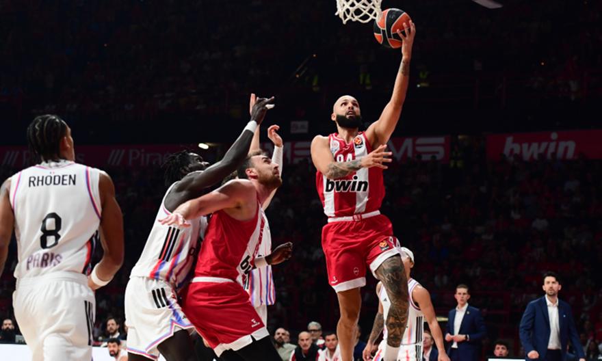 Νίκησε την Παρί, «κέρδισε» τον Φουρνιέ και συνεχίζει δυναμικά ο Ολυμπιακός!