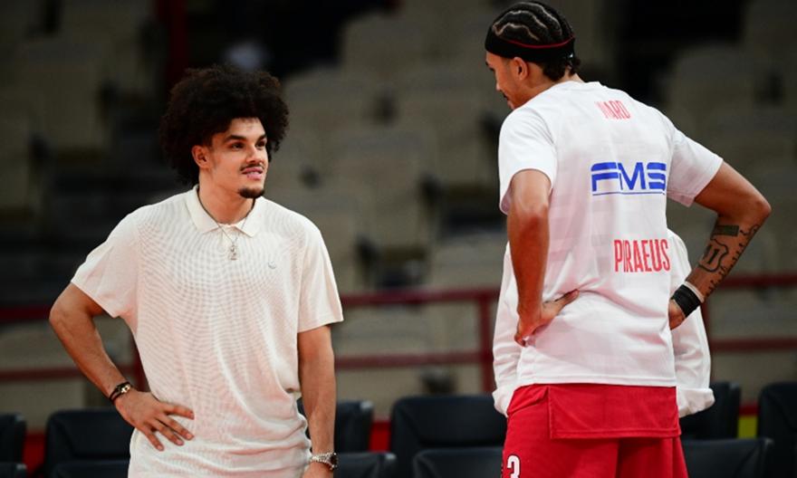 Ο Ιφί δοκίμασε σουβλάκι και έβγαλε το καπέλο στον Φουρνιέ!