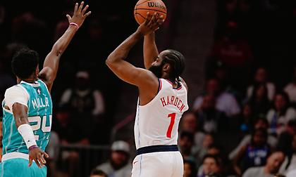 Ασύλληπτη πρώτη περίοδος από τον Χάρντεν με 27 πόντους κόντρα στους Χόρνετς!