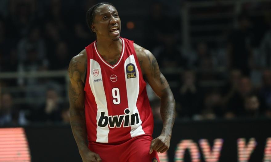 Με σούπερ Λι πέρασε από το Παλατάκι και διεύρυνε το αήττητο ο Ολυμπιακός!