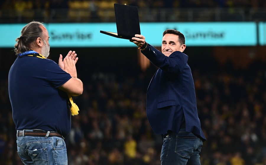 ΑΕΚ-Άρης: Τρομερή αποθέωση για Χιμένεθ στην OPAP Arena