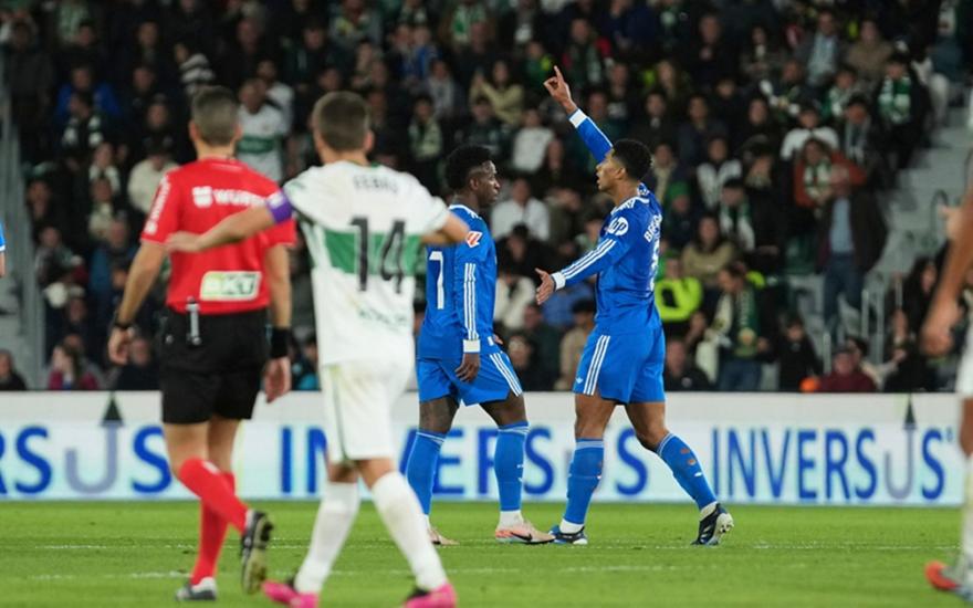 «Κόλλησε» στο Έλτσε η Ρεάλ Μαδρίτης και έδωσε… δικαιώματα ενόψει Ολυμπιακού!