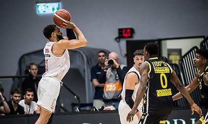 Βγήκε για βόλτα στη Νετάνια η Χάποελ Τελ Αβίβ