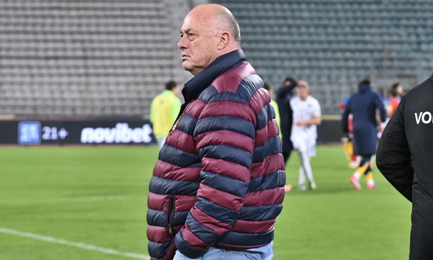 Αδιανότητα πράγματα: Ο Μπέος μπήκε στον αγωνιστικό χώρο ενώ είναι τιμωρημένος!