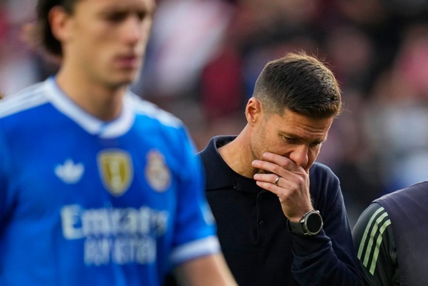 Σκληρή κρητική από τα Μέσα της Ισπανίας στον Τσάμπι Αλόνσο: «Ακατανόητες συνθέσεις και μια προβλέψιμη ομάδα» Σκληρή κρητική από τα Μέσα της Ισπανίας στον Τσάμπι Αλόνσο: «Ακατανόητες συνθέσεις και μια προβλέψιμη ομάδα»