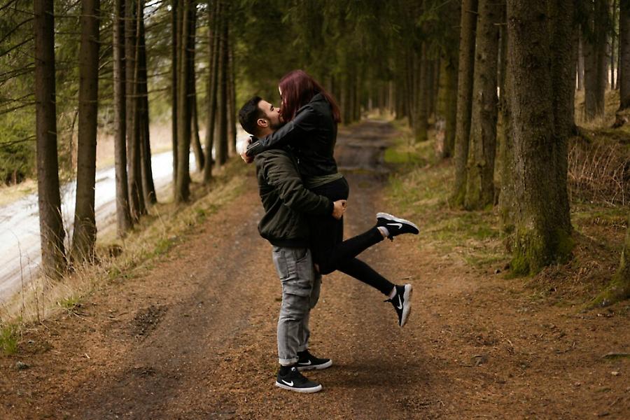 4 ζώδια που όταν ερωτεύονται, επενδύουν ολοκληρωτικά στη σχέση