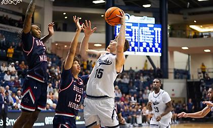 Ο Σπάρταλης πήρε τον «εμφύλιο» με τον Χιτικούδη στο NCAA