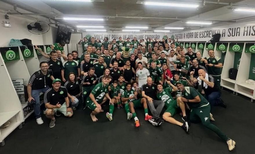 Τσαπεκοένσε: Στην επέτειο από την αεροπορική τραγωδία επέστρεψε στα σαλόνια