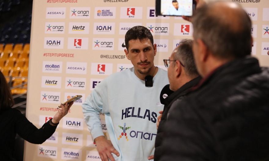 Λαρεντζάκης: «Είμαστε πολύ πιο ήρεμοι μετά το μετάλλιο - Υπάρχει θετική ενέργεια και αύρα για τη συνέχεια»