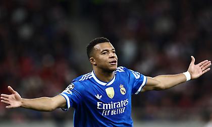 O Εμπαπέ πέτυχε το δεύτερο γρηγορότερο χατ τρικ στην ιστορία του Champions League!