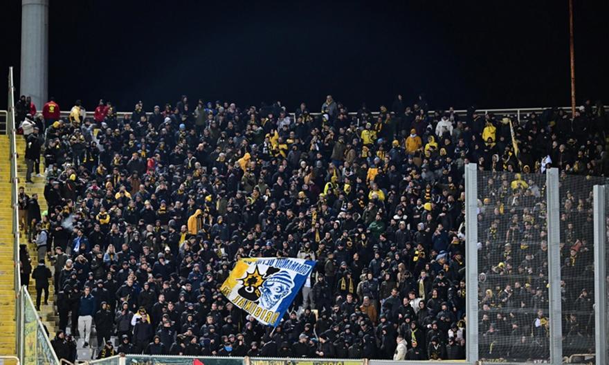 «Εμπρός αετέ… δικέφαλε»: Φανταστική ατμόσφαιρα στο «Αρτέμιο Φράνκι» από τους οπαδούς της ΑΕΚ!