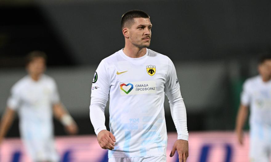 Σπατάλησε σπουδαία ευκαιρία για το 0-2 της ΑΕΚ μέσα στη Φλωρεντία ο Γιόβιτς!