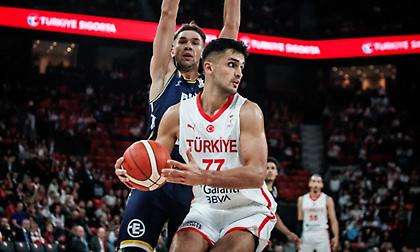 Εντυπωσιακή πρεμιέρα για Τουρκία στην επιστροφή του Γιούρτσεβεν στην αγωνιστική δράση!