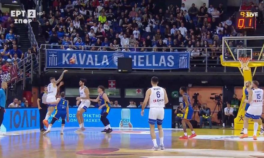 Απίθανο τρίποντο με... πεταχτάρι από τον Τολιόπουλο!