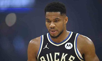 Χάνει και τους Χιτ ο Αντετονκούμπο