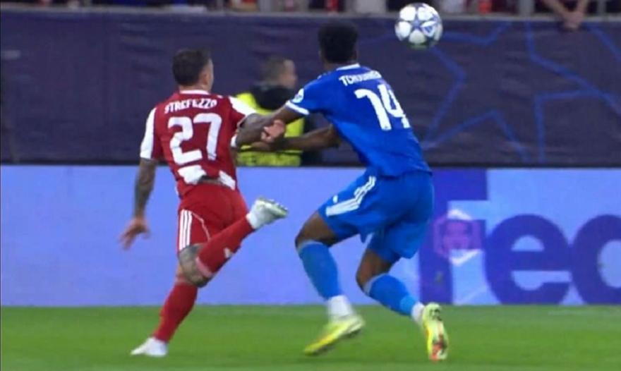 Το πέναλτι που ζήτησε ο Ολυμπιακός απέναντι στη Ρεάλ