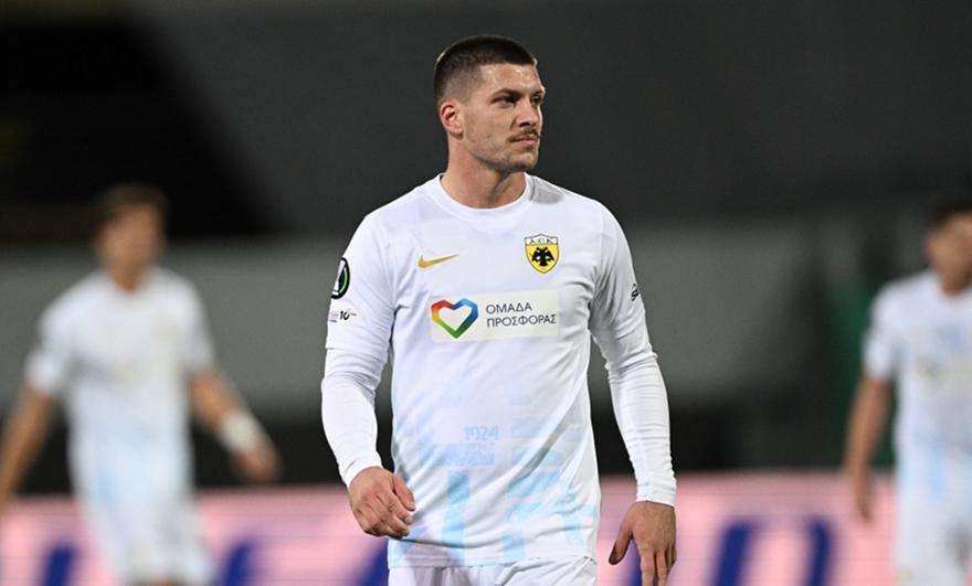 Τσακίρης: «Ευτυχώς είναι σε καλή κατάσταση ο Γιόβιτς ενόψει ντέρμπι – Δεδομένη η επιθυμία της ΑΕΚ για επιθετικό»