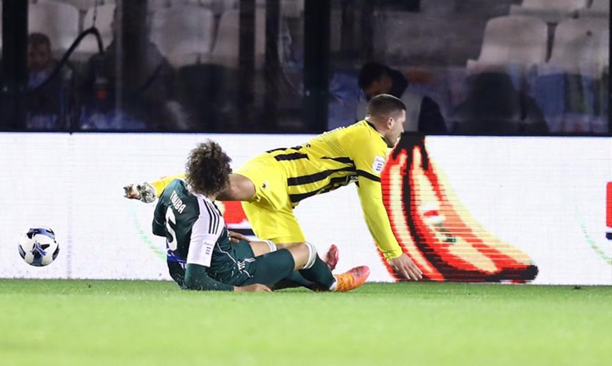 Το πέναλτι αλά Πανένκα του Γιόβιτς για το 2-0 της ΑΕΚ, φωνές από τον Παναθηναϊκό ότι ο Τουμπά απομακρύνει την μπάλα