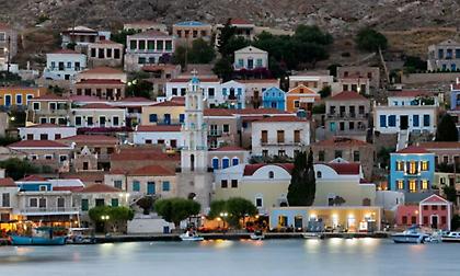 Χωρίς ρεύμα έμεινε η Χάλκη – Πλωτός γερανός έκοψε τα υποθαλάσσια καλώδια